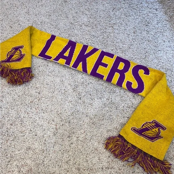 Los Angeles Lakers Reversable Scarf - Picture 1 of 3